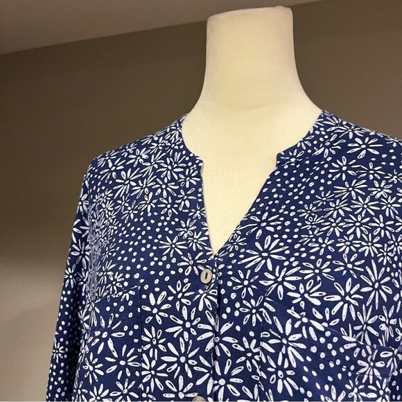 Plus size bottom down floral blouse top - Picture 2 of 15